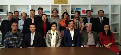 代表团成员与德国广东商会部分成员合影留念