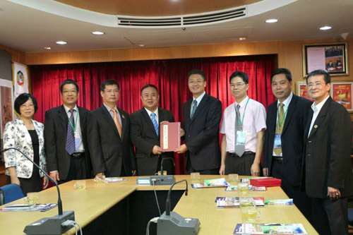 汕尾市政府邹广副市长一行拜访泰国华人青年商会