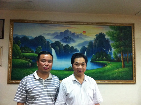 汤志平副主席与杨汉军先生在其办公室合影