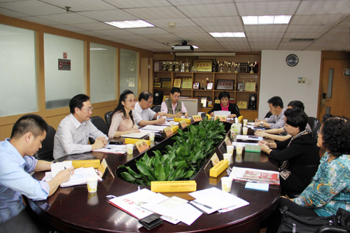 新一届南山区侨联召开首次主席办公会议。李恩 摄
