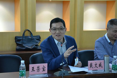 省侨联副主席戴文威与中山市侨界青年代表团进行深入交流。