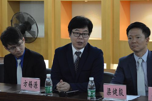市侨青联常务副会长方锡源介绍“澳门中山侨界青年联谊会”筹备情况。