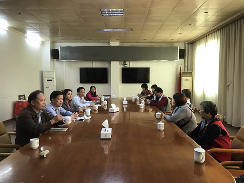 调研小组到塘口镇开展调研座谈会。