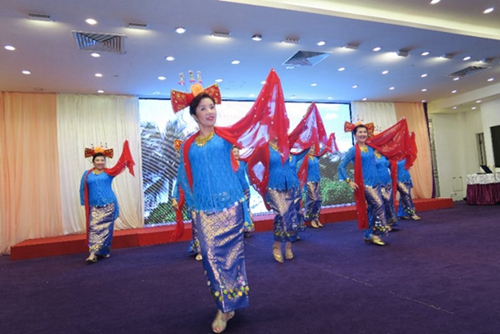 广州侨联香港联谊会舞蹈组表演
