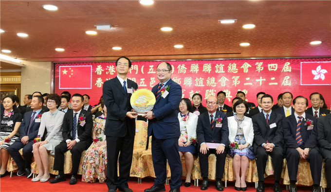 鑺辩诞3.jpg