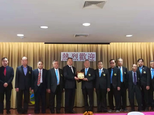中左陈妙龙、右黄烈凯