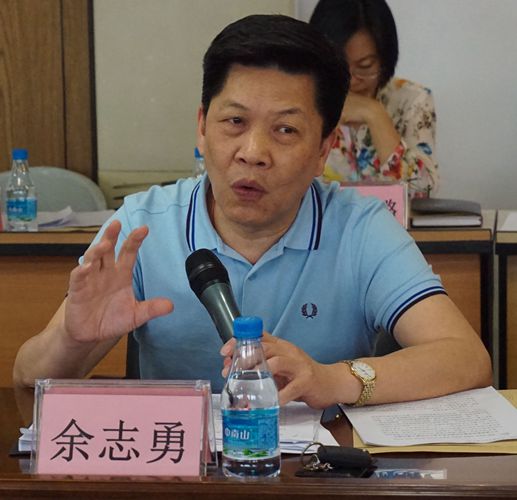 广东省侨联副主席、中山市侨联主席讲话。