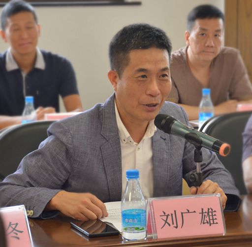 澳门中山侨界青年联谊会刘广雄常务副会长发言。