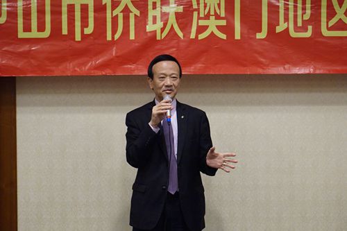 全国人大代表、中国侨联副主席、澳门归侨总会会长刘艺良讲话。