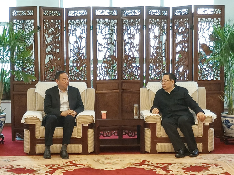 我区举办“中餐繁荣”北京研习班活动1（右为中国侨联主席）_副本.jpg