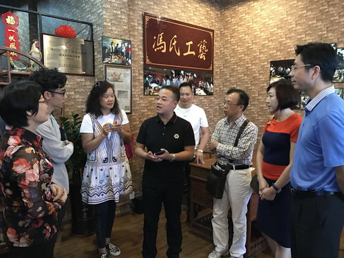 冯永勇先生为大家介绍泥鸡。