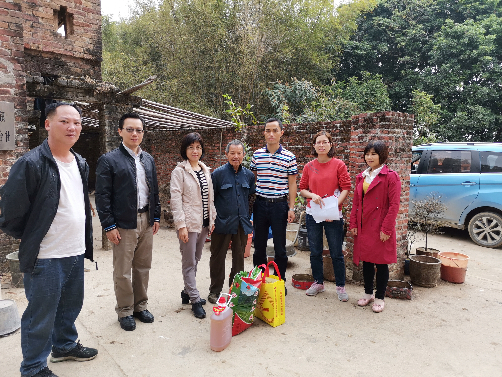 走访慰问朱计新.jpg