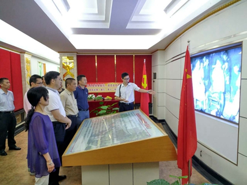 参观新会劳动大学