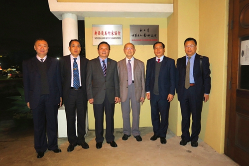 广州市侨联代表团参观新西兰中华文化艺术学院
