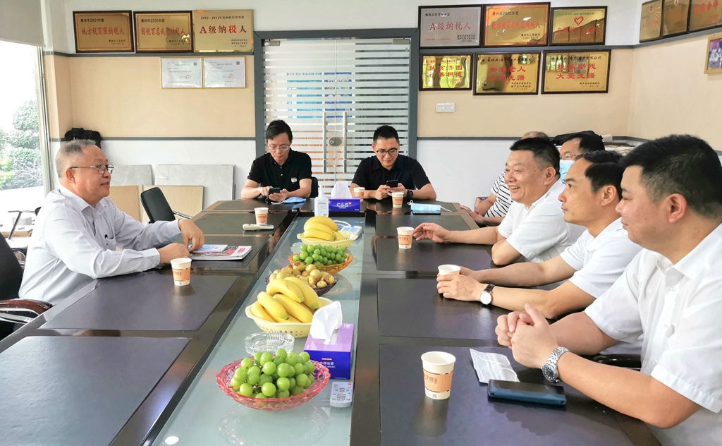与朱祥兴（博罗）房产有限公司董事长朱建清座谈.jpg