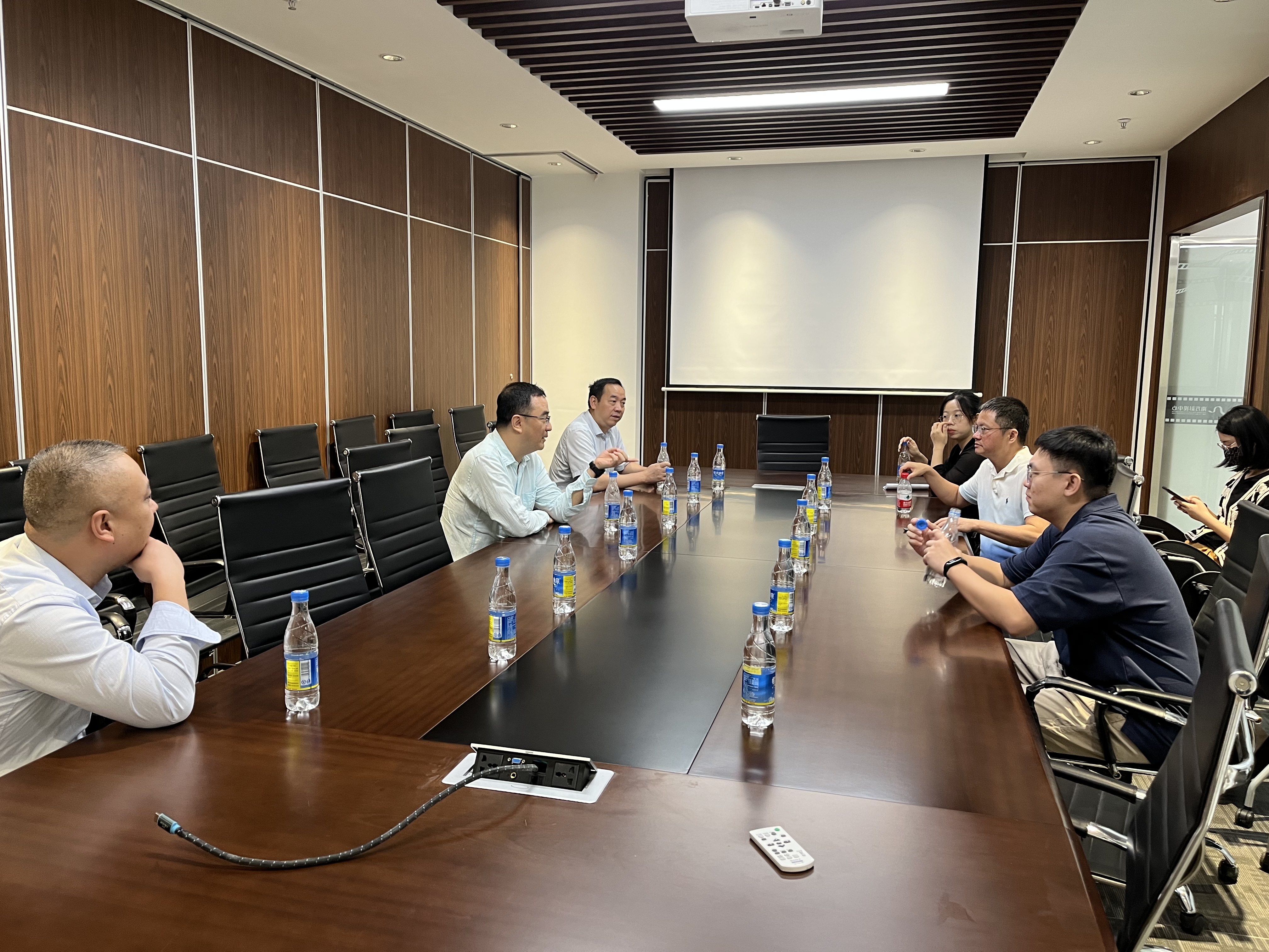 前往佛山文化发展投资有限公司对接醒狮教学片拍摄事宜5.jpg